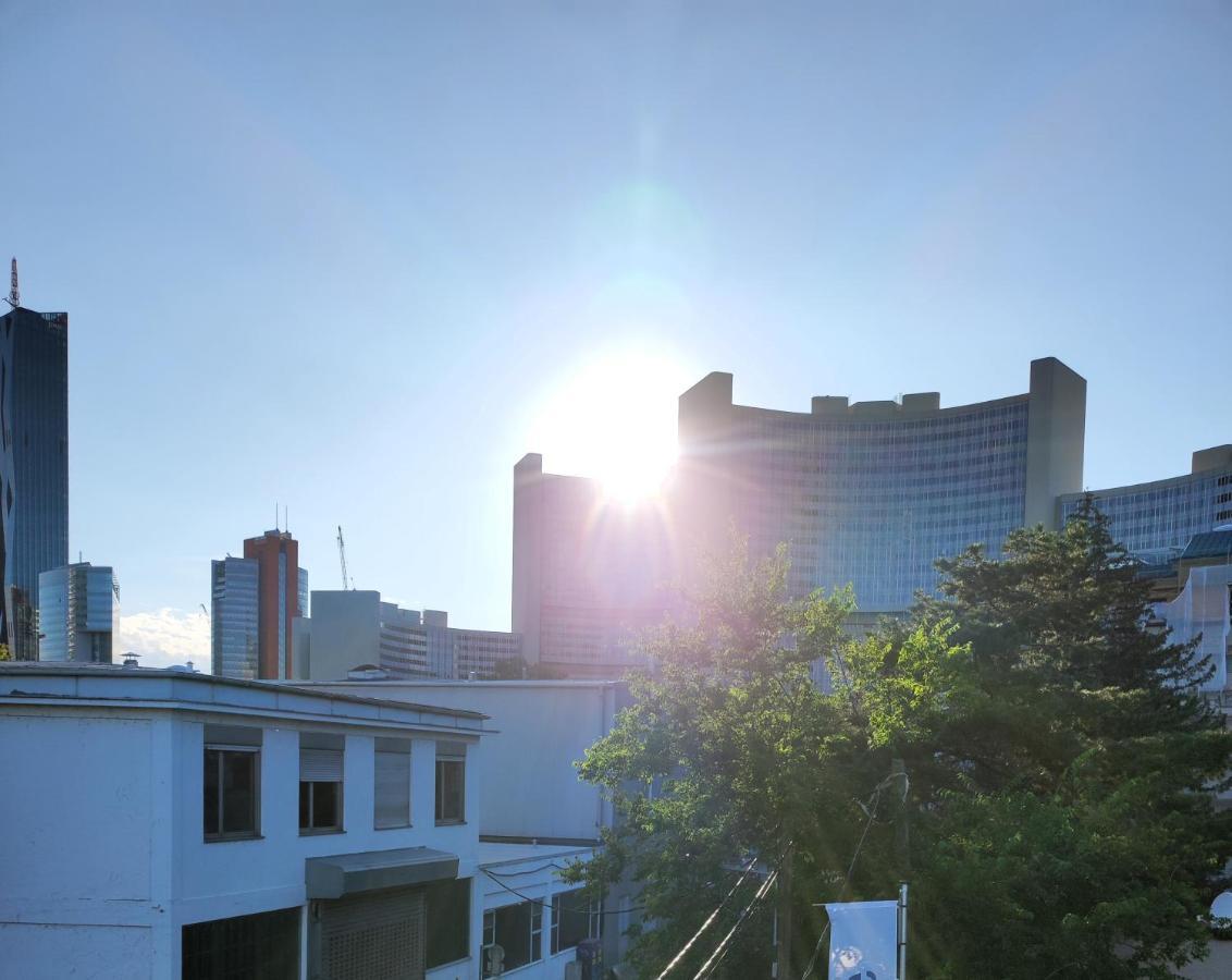 Luxurioeses Penthouse Mit Blick Auf Die Uno-City Und Dem Kaiserwasser. 3Schlafzimmer, 2 Baeder, Privat Lift Ins Apartment Viena Exterior foto