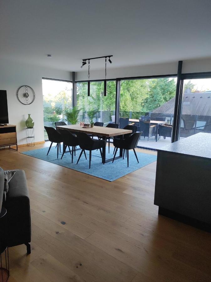 Luxurioeses Penthouse Mit Blick Auf Die Uno-City Und Dem Kaiserwasser. 3Schlafzimmer, 2 Baeder, Privat Lift Ins Apartment Viena Exterior foto