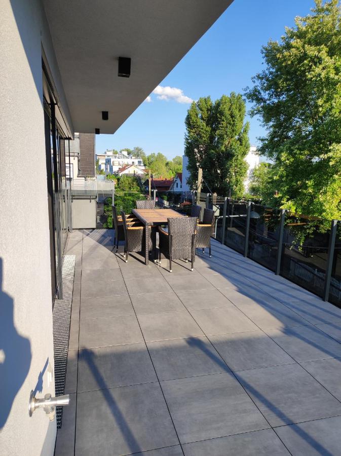 Luxurioeses Penthouse Mit Blick Auf Die Uno-City Und Dem Kaiserwasser. 3Schlafzimmer, 2 Baeder, Privat Lift Ins Apartment Viena Exterior foto
